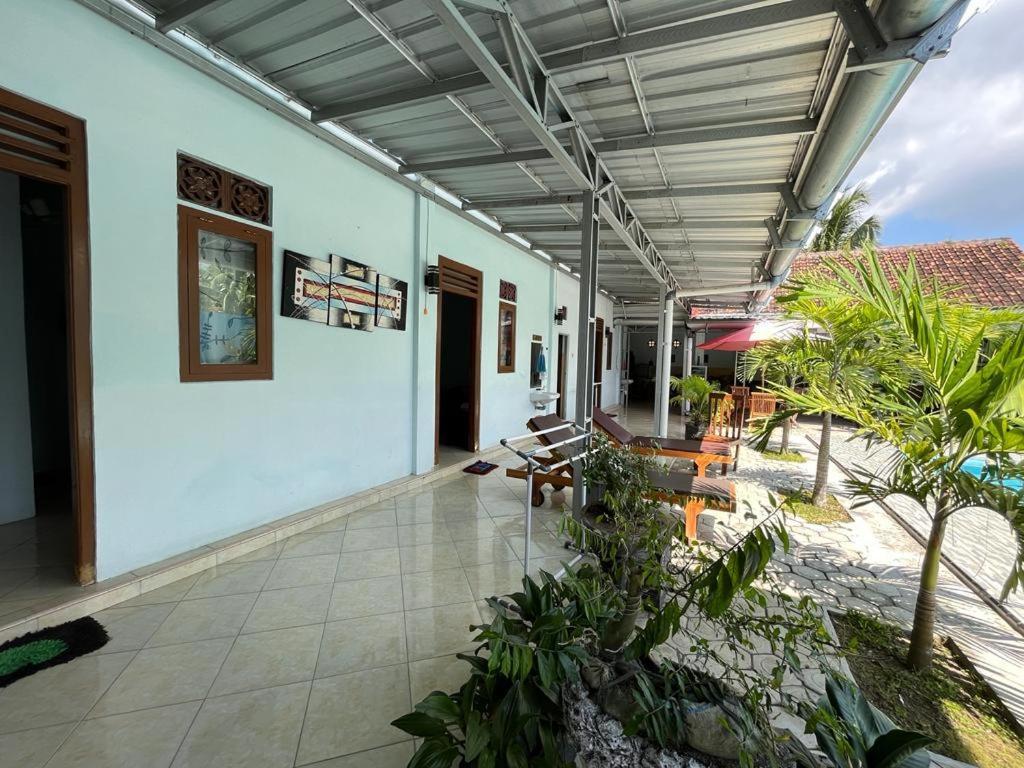 Capital O 92615 Villa Utama D'Alas Purwo Ringinpintu Exteriör bild