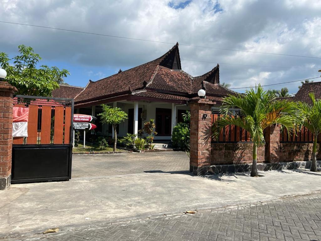 Capital O 92615 Villa Utama D'Alas Purwo Ringinpintu Exteriör bild